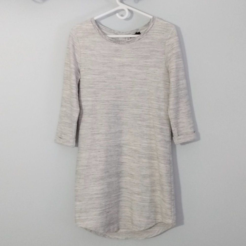 Gap gray/white veragated striped back zip tunic dress, size M